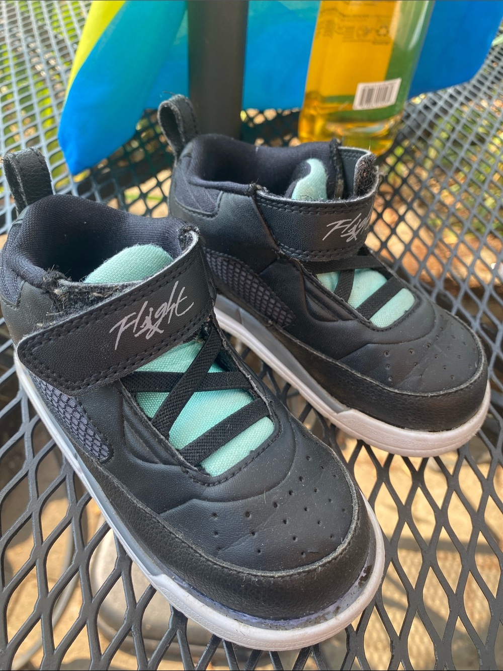 Preowned toddler boy Black and Mint Jordan 'Flight' High-Top Sneakers 8 C good